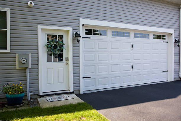 24/7 Emergency Garage Door Panel Replacement experts in Lewis County County, WA